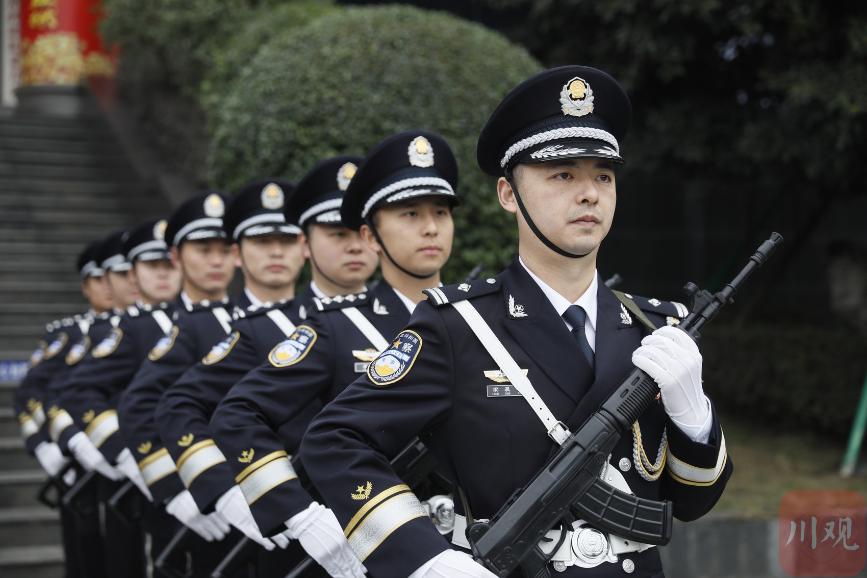 致敬人民警察四川监狱举行首次警礼服列装仪式暨主题报告会