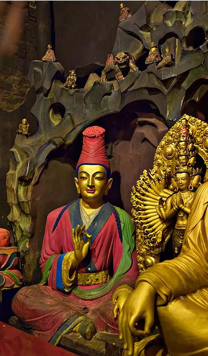 西藏布达拉宫法王洞松赞干布像(图片来自网络)
