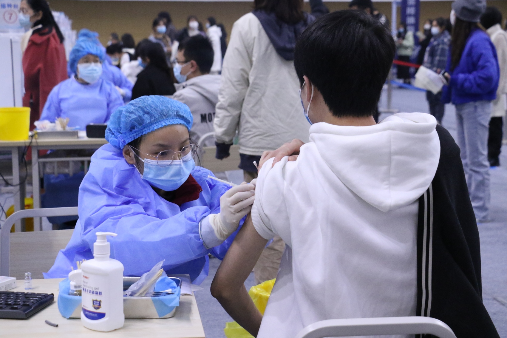 关注加强针接种丨成都纺专5400余人接种新冠疫苗第三针