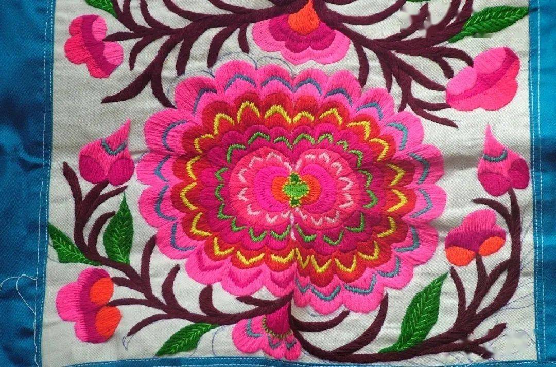 羌族云朵上的民族