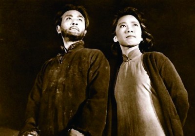 1965年,北京电影制片厂推出以小说《红岩》改编的电影《烈火中永生》