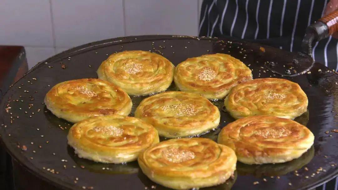 彭州:青铜觯工艺精细桂花土陶造型精美 军屯锅魁唇齿留香白鹿镇歌声