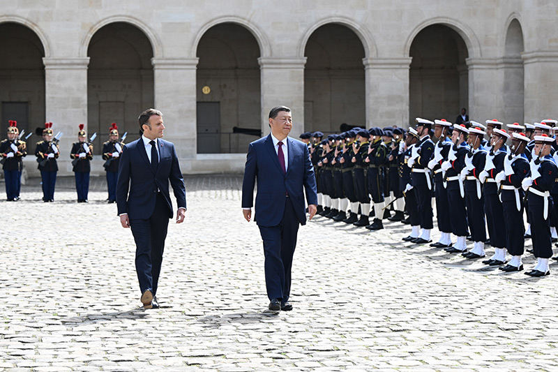 习近平出席法国总统马克龙举行的欢迎仪式「相关图片」