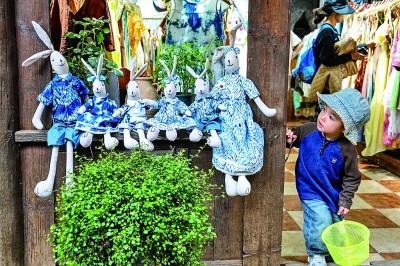 优质文化向下扎根，百姓生活“开出繁花”