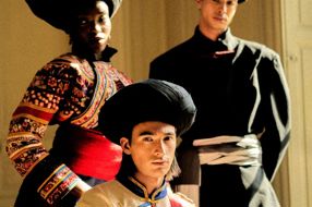 【非遗】盐边傈僳族服饰闪耀巴黎：中国非遗出海书写文明互鉴新篇