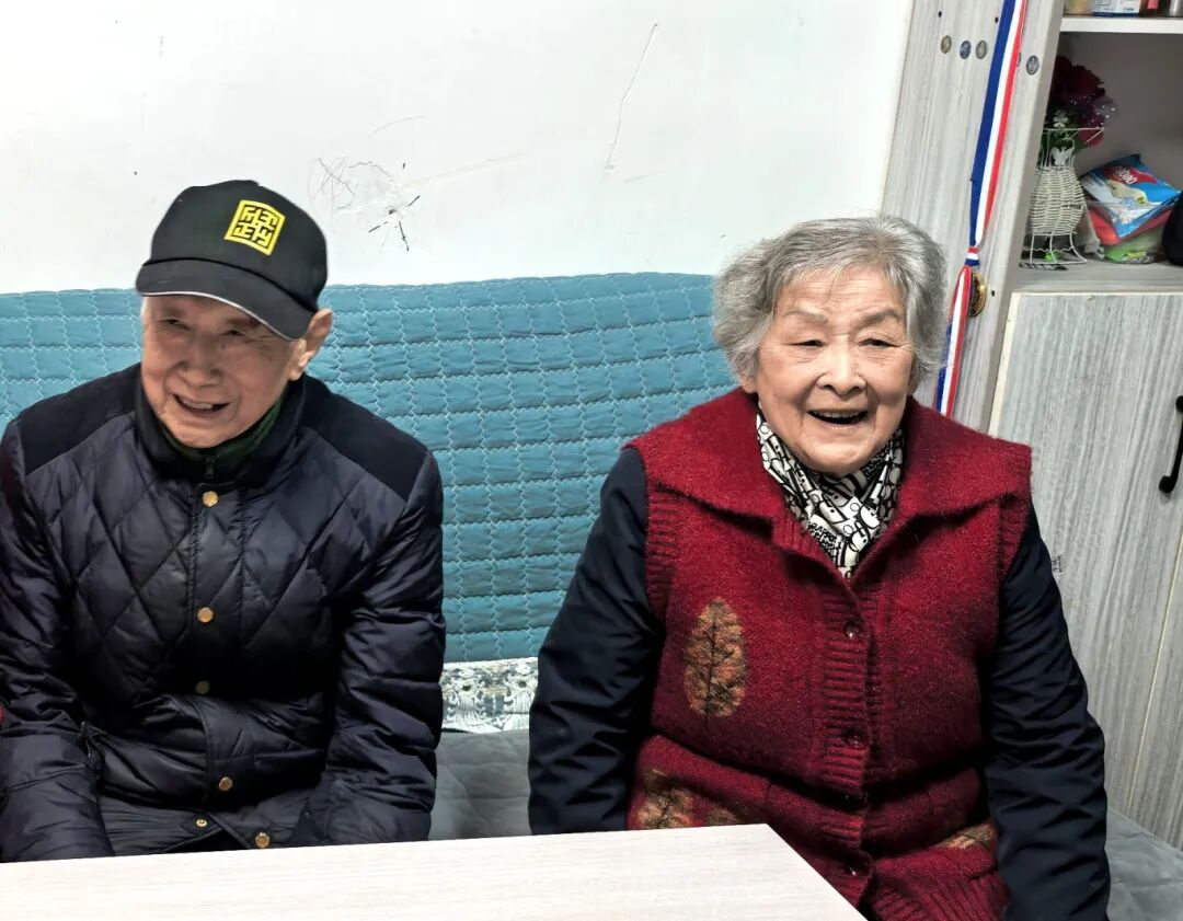 易炳荣与薛碧琼夫妇（杨明强 摄）.jpg