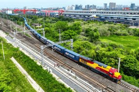 【美丽四川】一曲奏响民族复兴的壮丽乐章——读《蜀道新歌》有感‖官震 