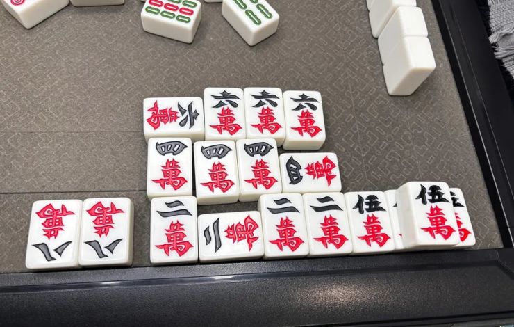 【时评】给春节打麻将“定性”，不伤年味儿，也别放任赌博丨新闻两点论