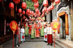 【元宵节特辑】今宵灯火阑珊处 恰是凤冠霞帔时（组图）‖刁觉民