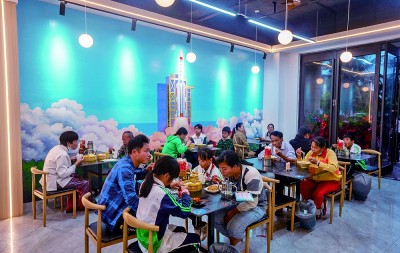 在航天小镇追火箭