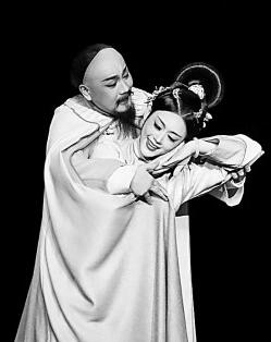 从“破圈”到“跨界融合”——新编昆剧《曹雪芹》观后