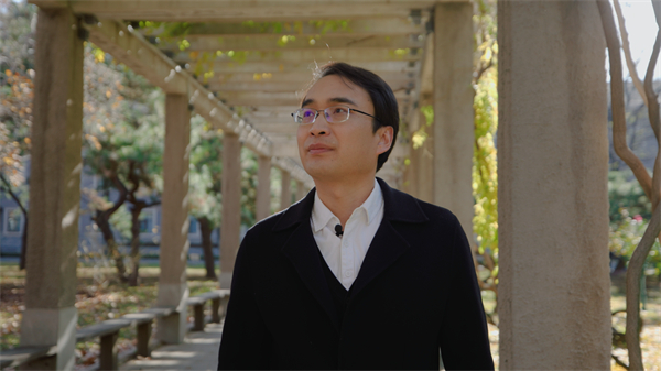 【理响中国|铿锵有理·党校公开课】新时代如何保持共产党人的精气神 【理响中国|铿锵有理·党校公开课】新时代如何保持共产党人的精气神