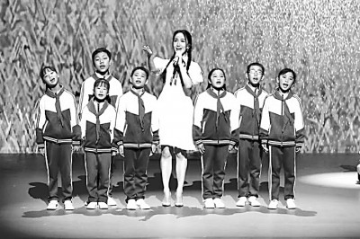 大山里的小诗人:湖南省怀化市会同县坪村镇粟裕希望小学学生 大山里的小诗人:湖南省怀化市会同县坪村镇粟裕希望小学学生