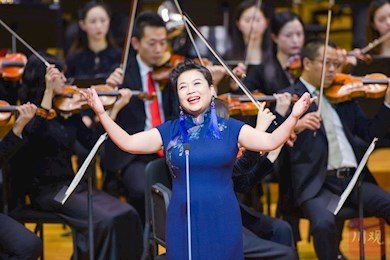 第十三届中国音乐金钟奖举行颁奖典礼，张也、阎维文、迪里拜尔等共同献唱