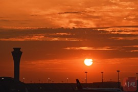 成都晨曦绘就雪山朝霞同框大片！C视觉带你共赴云端之约